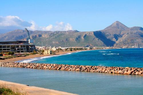 Studio on the closest beach to the city!