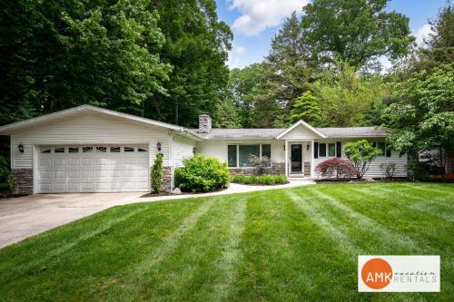 Beechwood Poolside Retreat – Photos 3