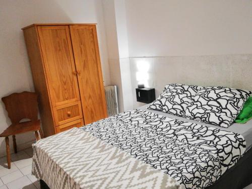 Imagen de la galería de Charmant appartement en centre-ville médiéval, en Gigean