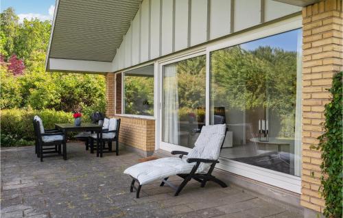 Κήπος έξω από το Cozy Home In Nivå With Kitchen