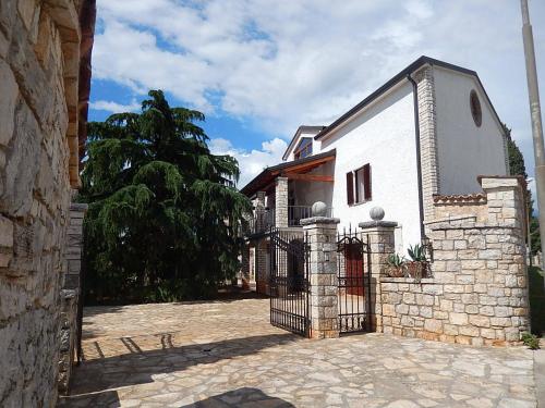 Apartments Brščić