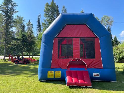 Gallery image of Blaeberry Valley Vacation Rentals in Golden