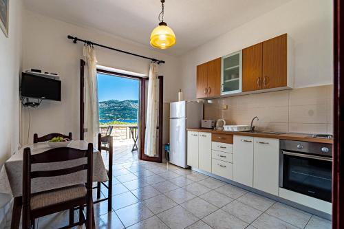 Apartments by the sea Tri Zala, Korcula - 9237