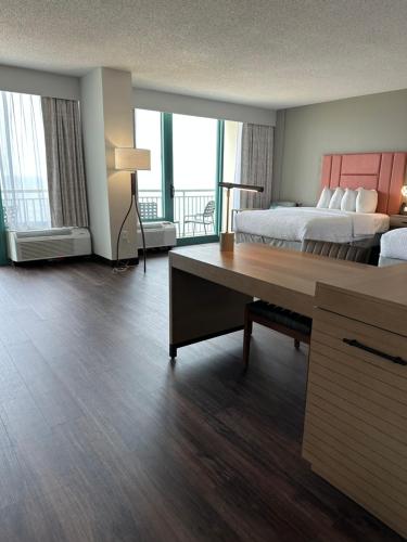 Ένα ή περισσότερα κρεβάτια σε δωμάτιο στο Hampton Inn Virginia Beach-Oceanfront South