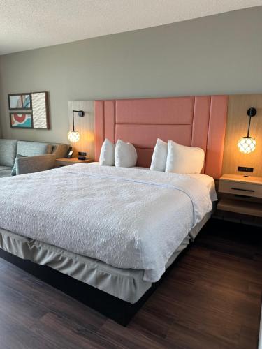 Ένα ή περισσότερα κρεβάτια σε δωμάτιο στο Hampton Inn Virginia Beach-Oceanfront South