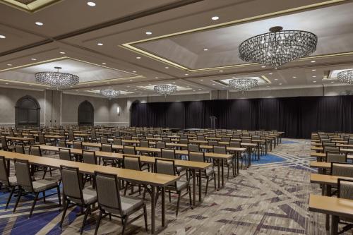an empty banquet hall with tables and chairs at Crystal Gateway Marriott in Arlington