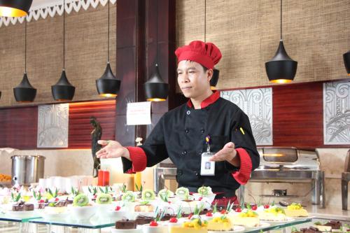 Makanan di atau berdekatan hotel
