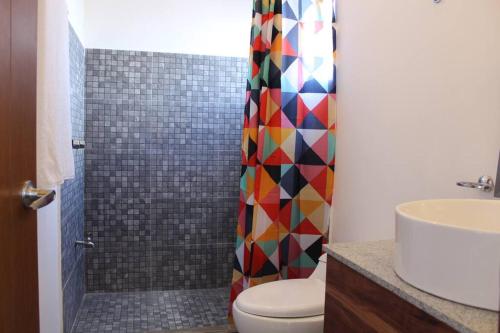Ванна кімната в Casa Amarillo Rest and Privacy Altabrisa