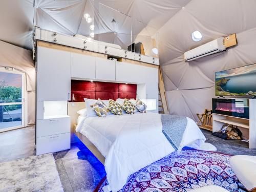 Posezení v ubytování Udoscape Eco-Glamping Resorts