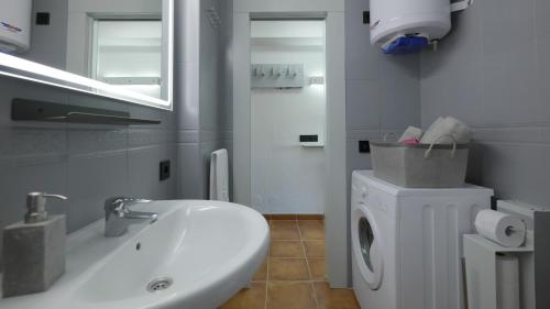 La Mar de Venus - Luxury Views in Puerto Deportivo photo 4