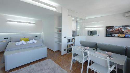 La Mar de Venus - Luxury Views in Puerto Deportivo photo 17