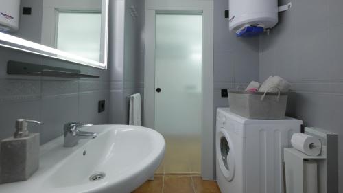La Mar de Venus - Luxury Views in Puerto Deportivo photo 9
