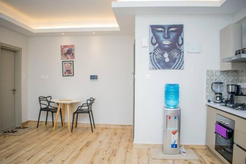 Küche/Küchenzeile in der Unterkunft Urban Lifestyle 1BR in Westlands, Heated Pool, Gym, Workspace & Parking
