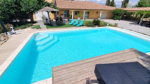 Villa spacieuse à Béziers avec piscine privée et jacuzzi