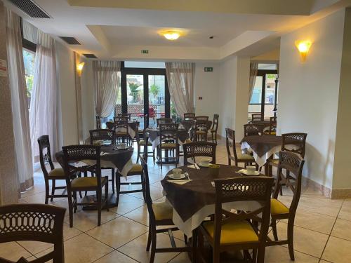 Restaurace v ubytování Albergo Etico Cesenatico