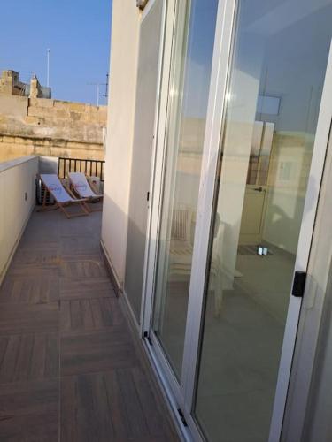 Balkoni atau teres di No18 Cospicua