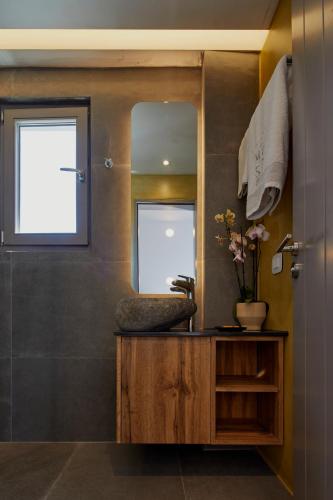 Φωτογραφία από το άλμπουμ του Myst Boutique Hotel στην Οία