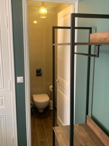 Photo de la galerie de l'établissement Villa les fougeres suite festival jardin garage, à Cannes