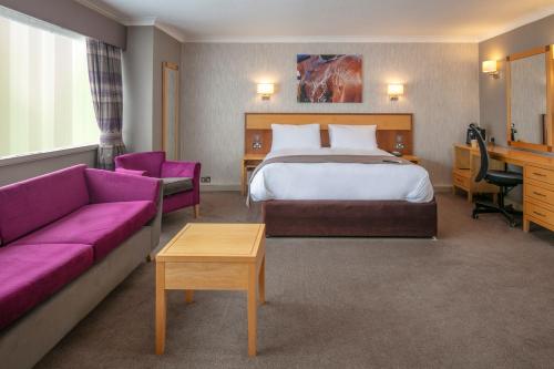 Postel nebo postele na pokoji v ubytování Best Western Heath Court Hotel