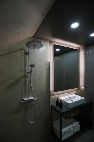Ένα μπάνιο στο Kalniem Pāri Guest House