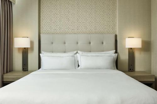 Hilton Kansas City Country Club Plaza Image