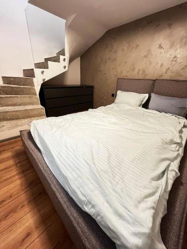 Foto Amber Home - brand NEW luxury 1 bedroom apartment located in the very city center 6