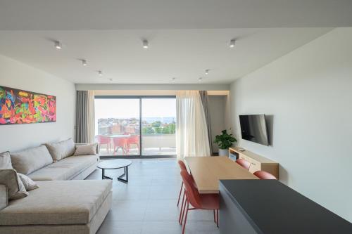Sky-High 70sqm Penthouse w. Stunning Views - 05
