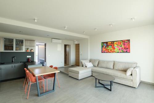 Sky-High 70sqm Penthouse w. Stunning Views - 05