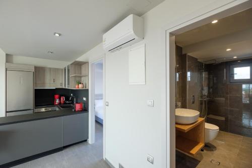 Sky-High 70sqm Penthouse w. Stunning Views - 05