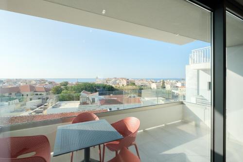 Sky-High 70sqm Penthouse w. Stunning Views - 05