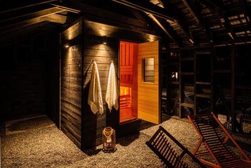 Φωτογραφία από το άλμπουμ του Hutstuf - The Owl & Private Rooftop Spa σε La-Roche-en-Ardenne