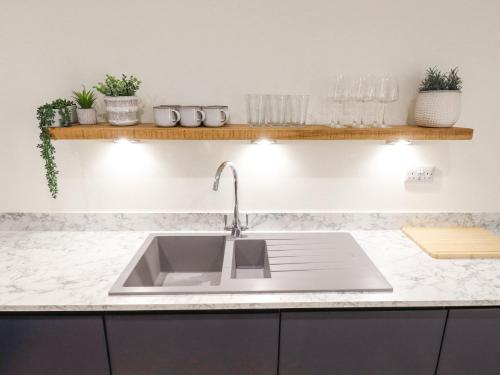 Dapur atau dapur kecil di The Grange Cottage 1