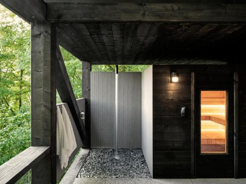Fotografie z fotogalerie ubytování Hutstuf The Beaver & Private Outdoor Spa v destinaci La-Roche-en-Ardenne