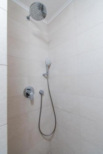 Ένα μπάνιο στο Unique Aura Luxury Studios