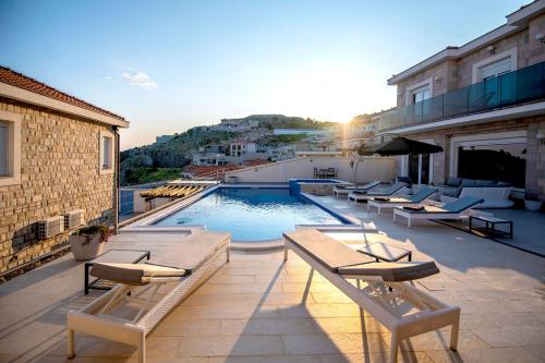 Kolam renang di atau dekat dengan Luxury Villa Miriam with private pool and jet pool near Dubrovnik