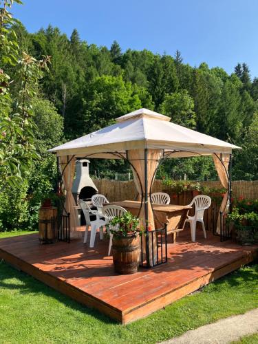Κήπος έξω από το Casa Vacanze Elisa