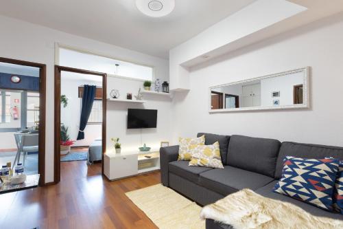 Host Wise - Comfy Bright Flats