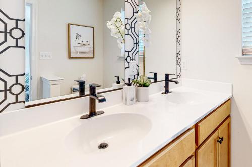 Φωτογραφία από το άλμπουμ του Friendship Creek --- 35058 Dundee St σε Frankford