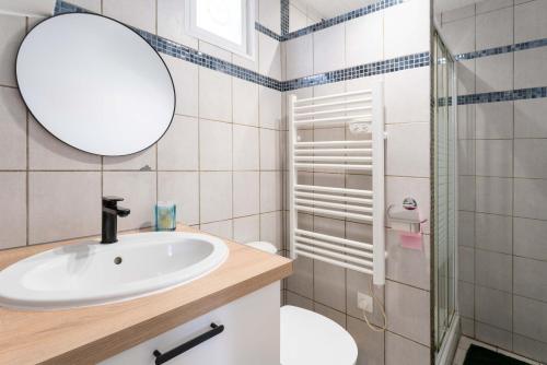 Koupelna v ubytování La maison d'à côté