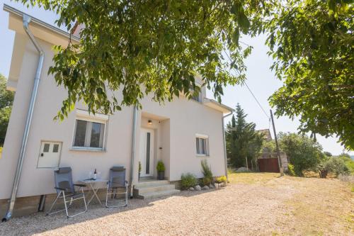 House for rent Serenity