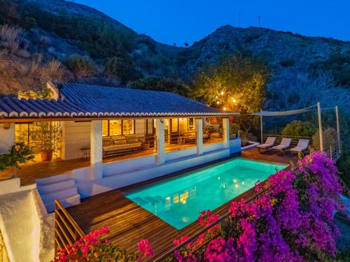 Villa con piscina y casa en Cubo's Mountain View Casa Marling, en Coín