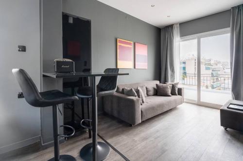 UrbanStyle apt with 360 view