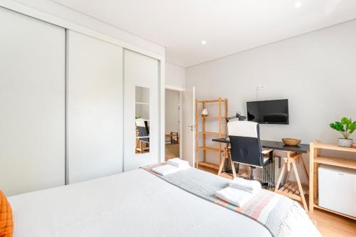 Beautiful House in Matosinhos Beach - by Guest SPAにあるベッド