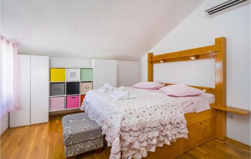 Fotografie z fotogalerie ubytování Pet Friendly Apartment In Vrboska v destinaci Vrboska