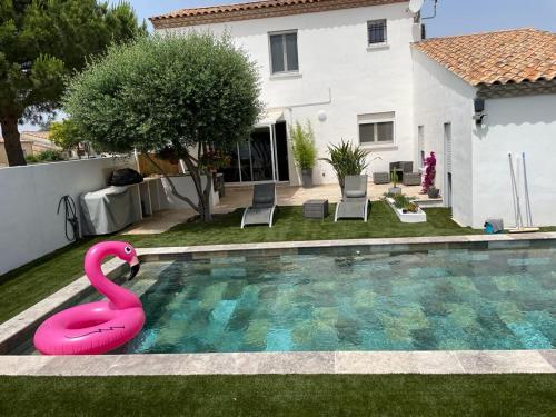 Photo de la galerie de l'établissement Villa Aigues Mortes, piscine, 8 personnes, à Aigues-Mortes