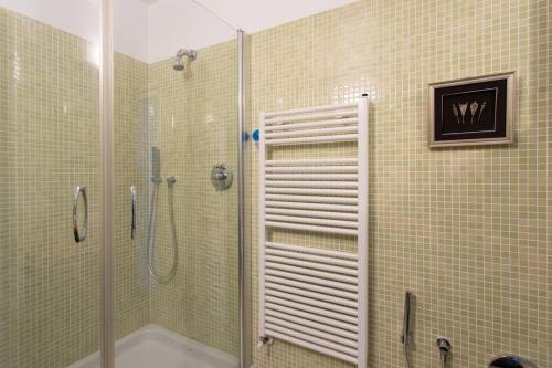 A2 - 1 BDR Antibes Sea & Port View - AC, Garage & Terrace photo 14