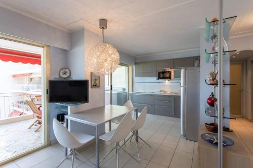 A2 - 1 BDR Antibes Sea & Port View - AC, Garage & Terrace photo 16