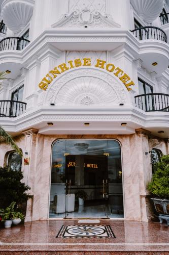 a entrance to the entrance of a hotel at SUNRISE Hotel HA TIEN in Ha Tien
