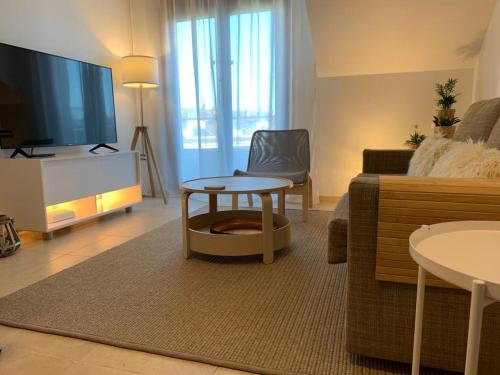 "SANXENXO HOLIDAYS" ATICO CON BARBACOA PRIVADA, PISCINA y GARAJE EN EL CENTRO