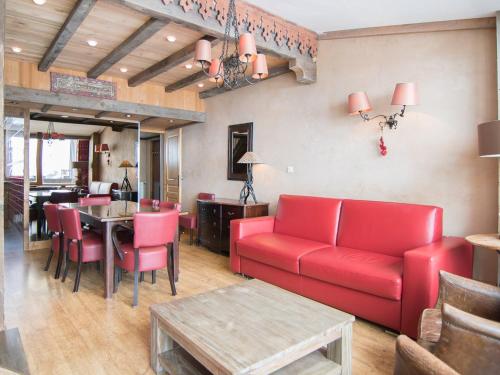 Appartement Tignes, 3 pièces, 7 personnes - FR-1-449-36にあるシーティングエリア
